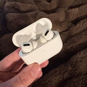 AirPod Pro - 1st gen used but great condition